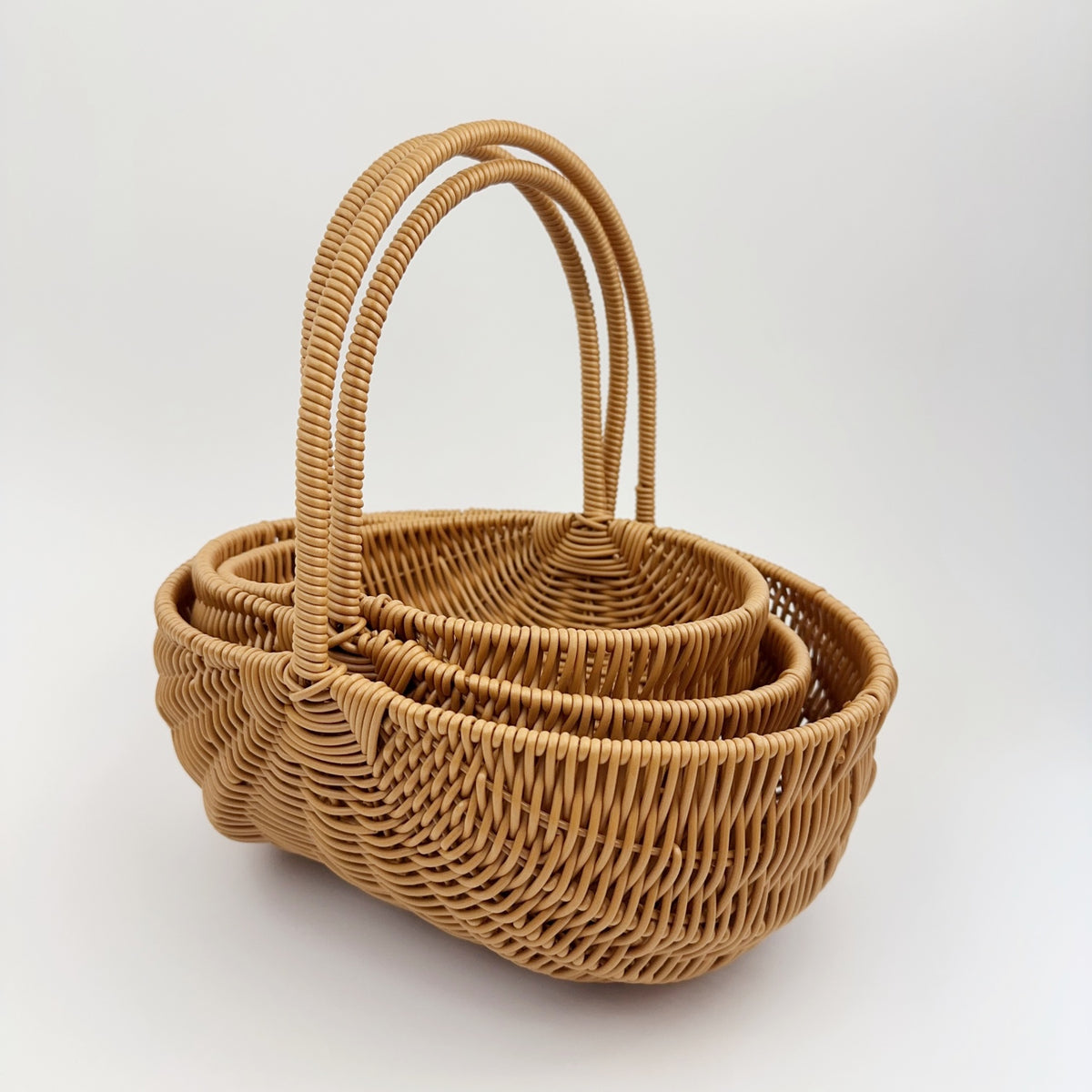 BAS003 - Oval Handwoven Rattan-Style Basket with Handle image 1