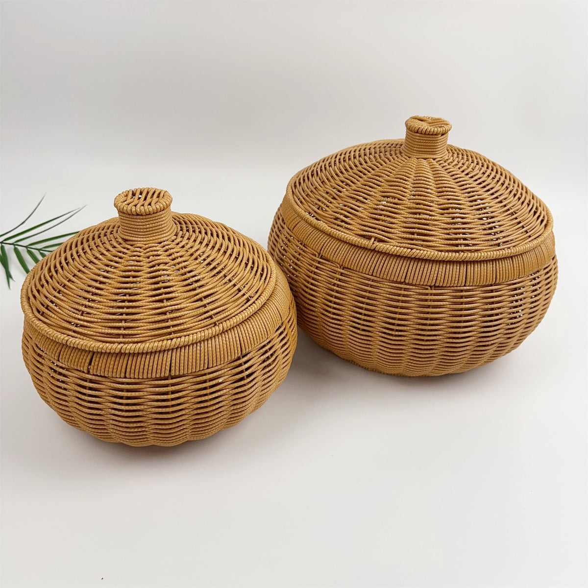 BAS008 - Natural Handwoven Rattan Basket with Lid image 1